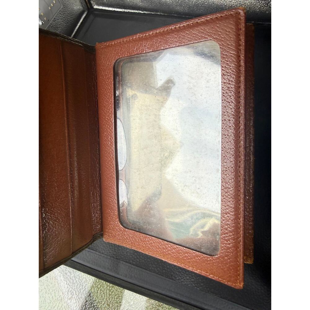 Louis Vuitton vintage passport holder - Picture 5 of 12